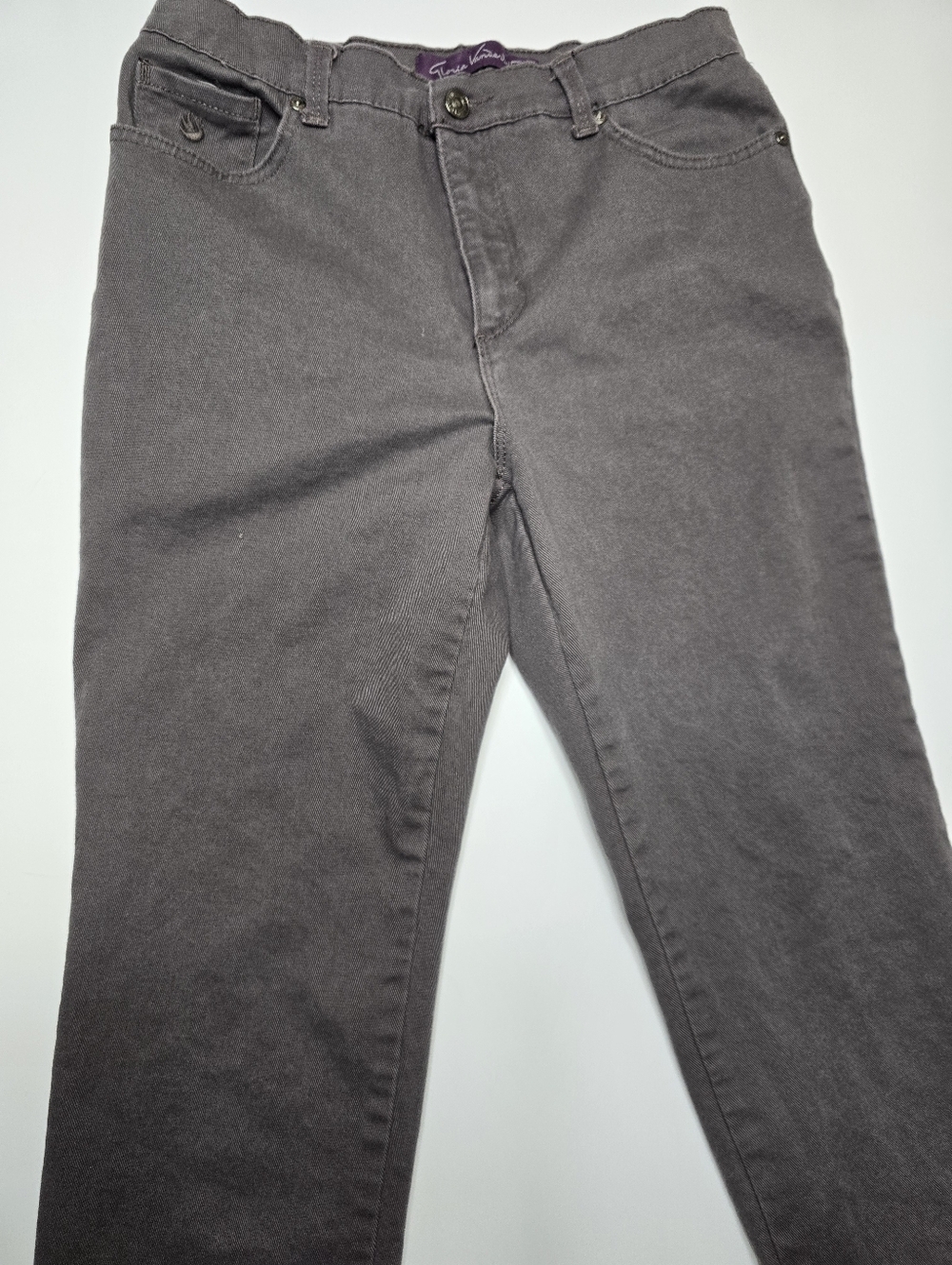 Gloria Vanderbuilt Gray Straight-Leg Denim Pants